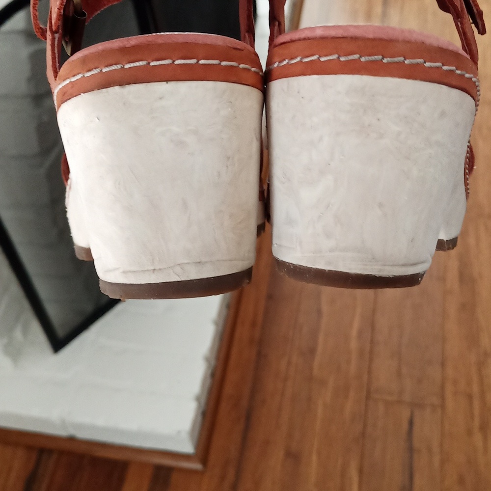 Merrell Halendi Sandals with Chunky Heel in Redwood color size 8.5 - Picture 4 of 7